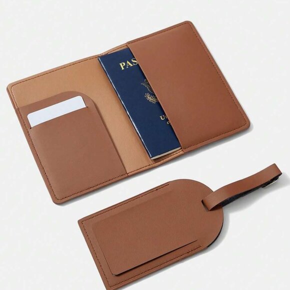 Official Licensed Harry Potter Hogwarts Passport Case & Luggage Tag Set - Picture 5 of 12